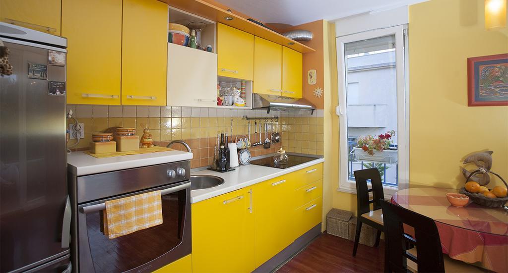 Apartment Sunny Yellow - With Balcony And Parking Place, Split Room photo